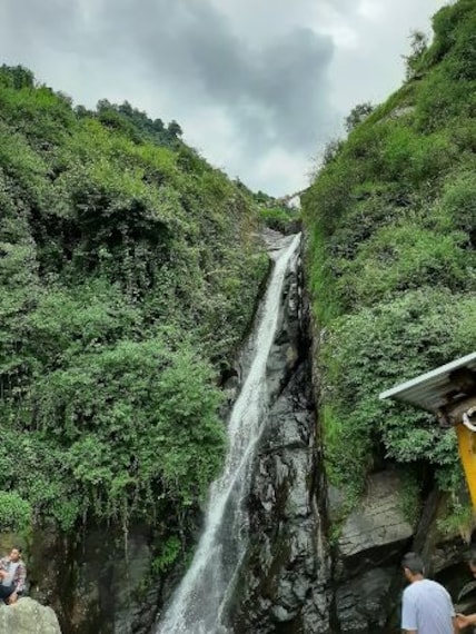 Bhagsunag Falls-2